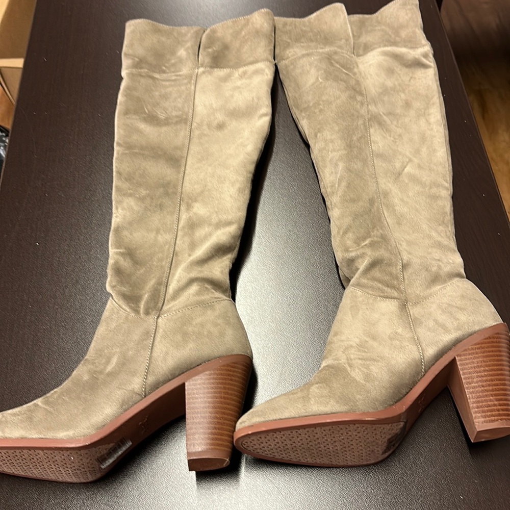 Qupid size 8 brown suede boots. Like new